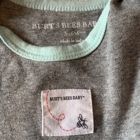 THREE Burt’s Bees baby onesies - Picture 4 of 4